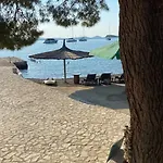 Appartamento Strandhaus Sofia - Bain- Zut - Kornati By Interhome