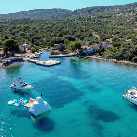 Strandhaus Sofia - Bain- Zut - Kornati By Interhome