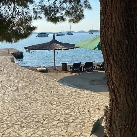 Apartament Strandhaus Sofia - Bain- Zut - Kornati By Interhome