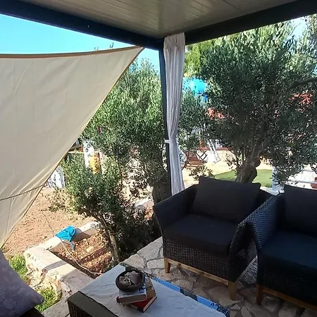 Strandhaus Sofia - Bain- Zut - Kornati By Interhome