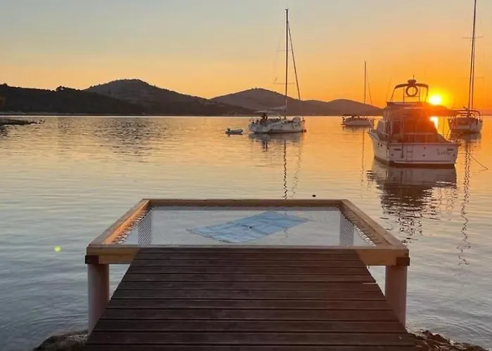 Strandhaus Sofia - Bain- Zut - Kornati By Interhome Pristanisce