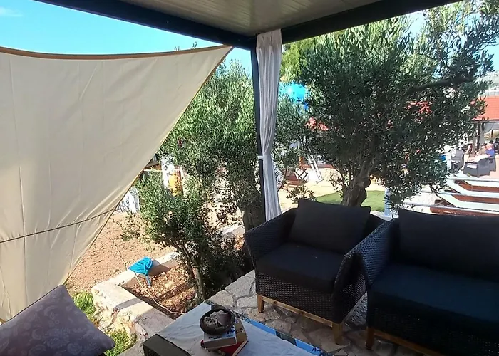 Strandhaus Sofia - Bain- Zut - Kornati By Interhome